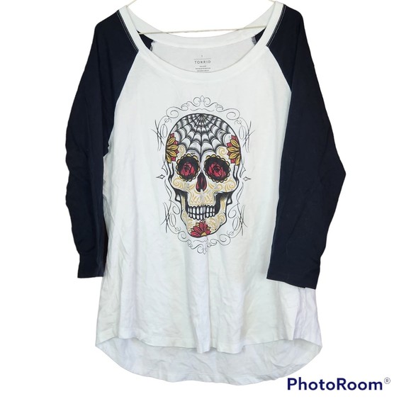Torrid Plus Size Woman’s Black & White Classic Baseball 3/4 Sleeve Shirt - Picture 1 of 4